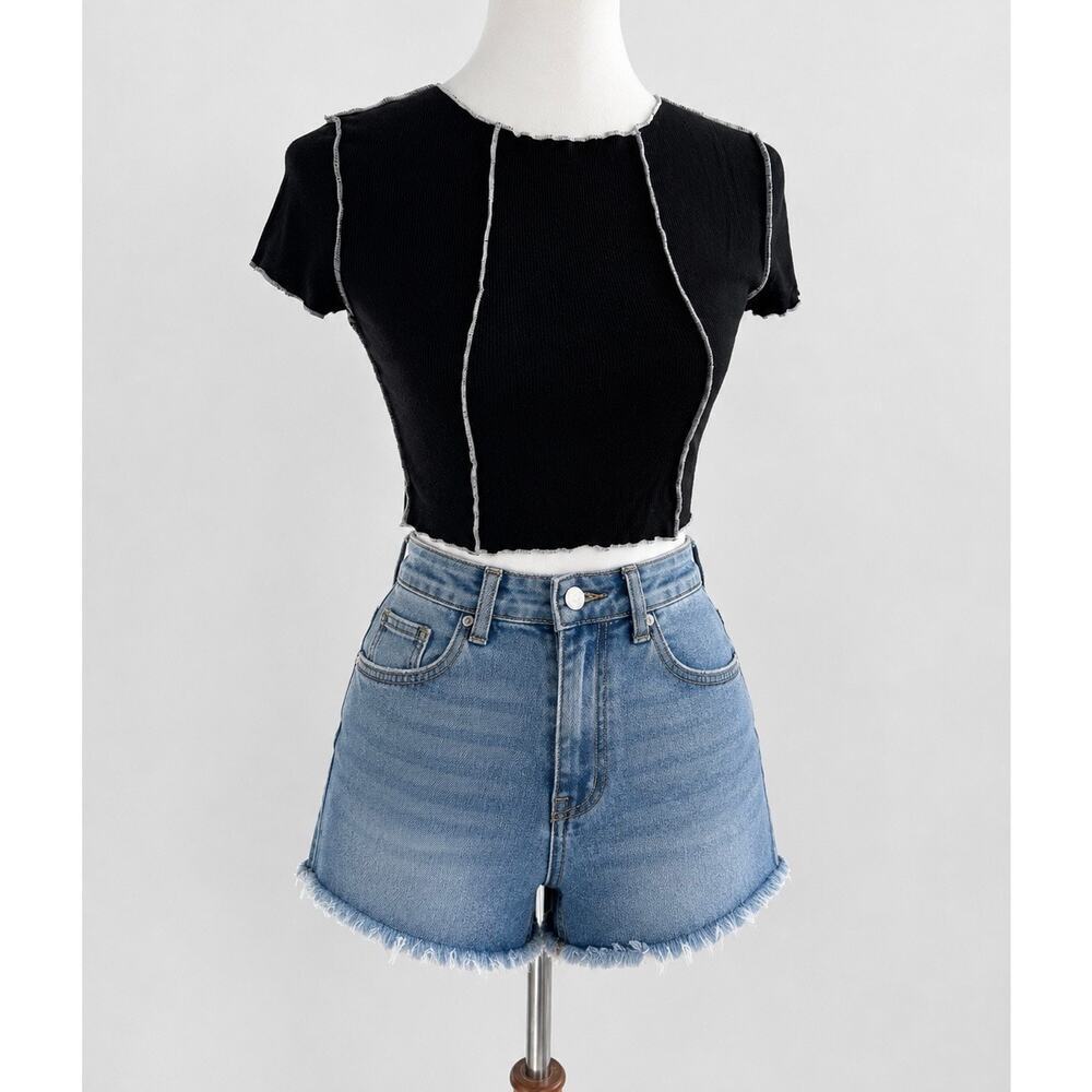 Women’s Black Ribbed Contrast Stitch Cropped Tee  Fitted Top Size Small